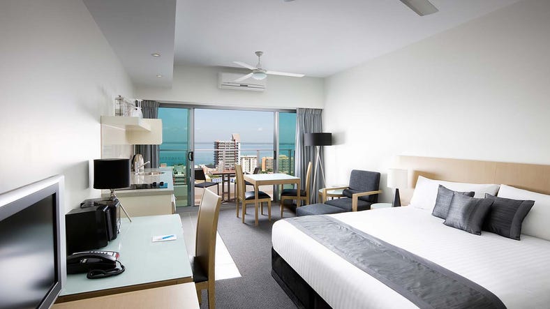 Mantra Pandanas Darwin room