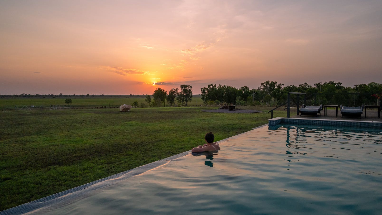 pool sunset finniss river lodge
