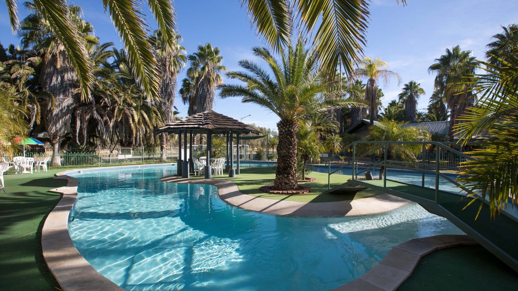 Desert Palms Alice Springs pool
